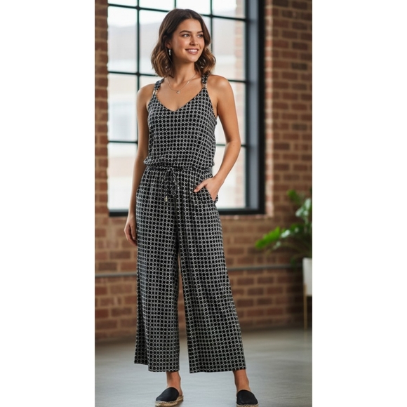WHBM Wide Leg  Cropped Jumpsuit Black & White Size XXS - Picture 1 of 11